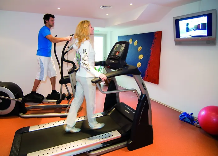 伯恩森公寓酒店 3*