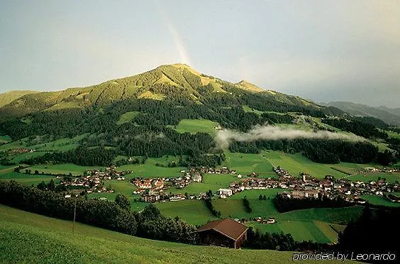 伯恩森公寓酒店 3*