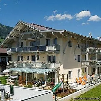 伯恩森公寓酒店 3* 韦斯滕多夫